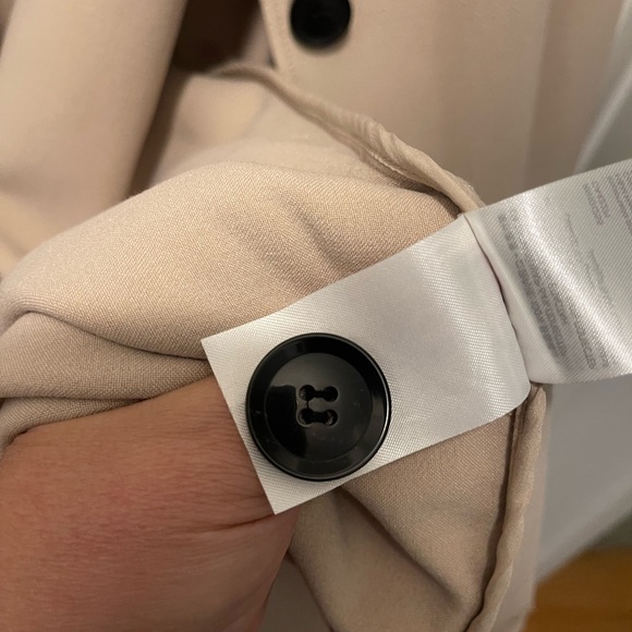 H and M trench. Cream coloured XXL worn jacket - Picture 6 of 8